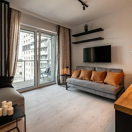 - Balcony, Fitness - By Rentujemy Apartament