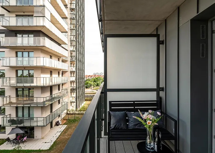 - Balcony, Fitness - By Rentujemy Апартаменты