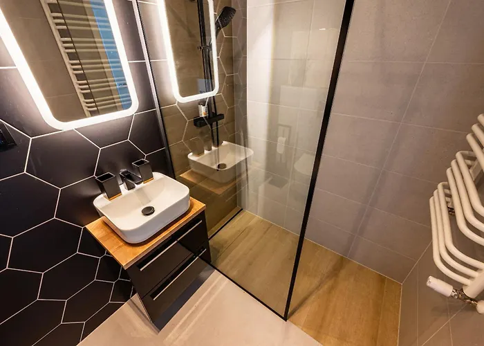 - Balcony, Fitness - By Rentujemy Апартаменты