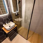 - Balcony, Fitness - By Rentujemy Apartment